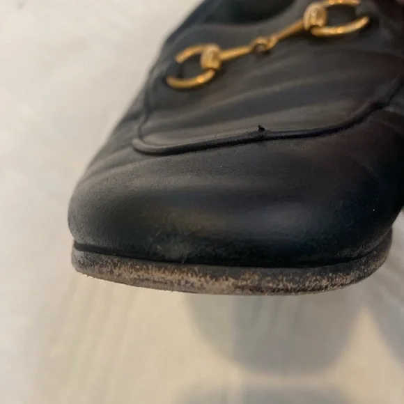 Gucci Black Leather Loafers with horse but Gold hardware - Picture 5 of 8